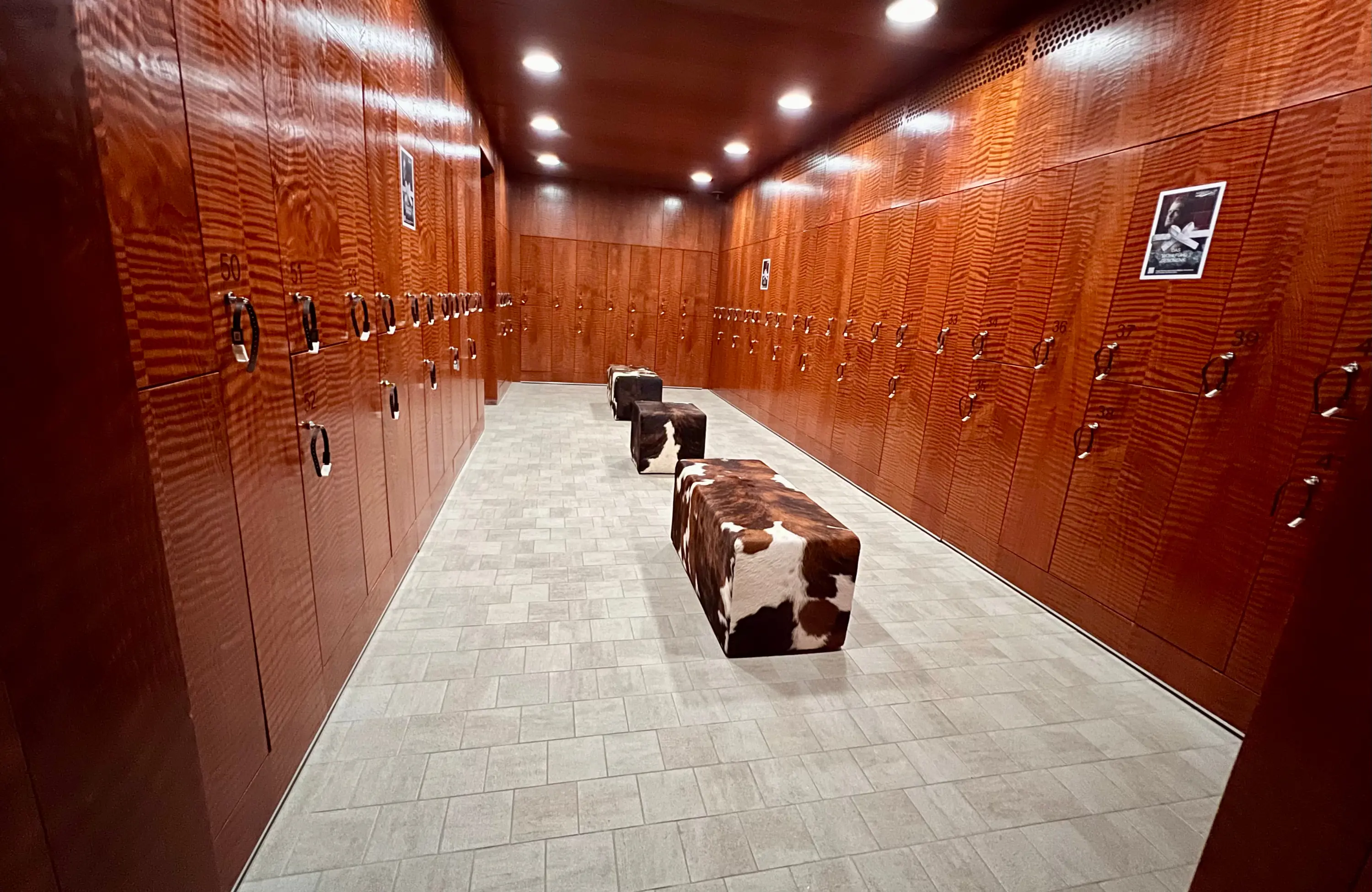 Garderobe im Mineralbad & Spa Samedan