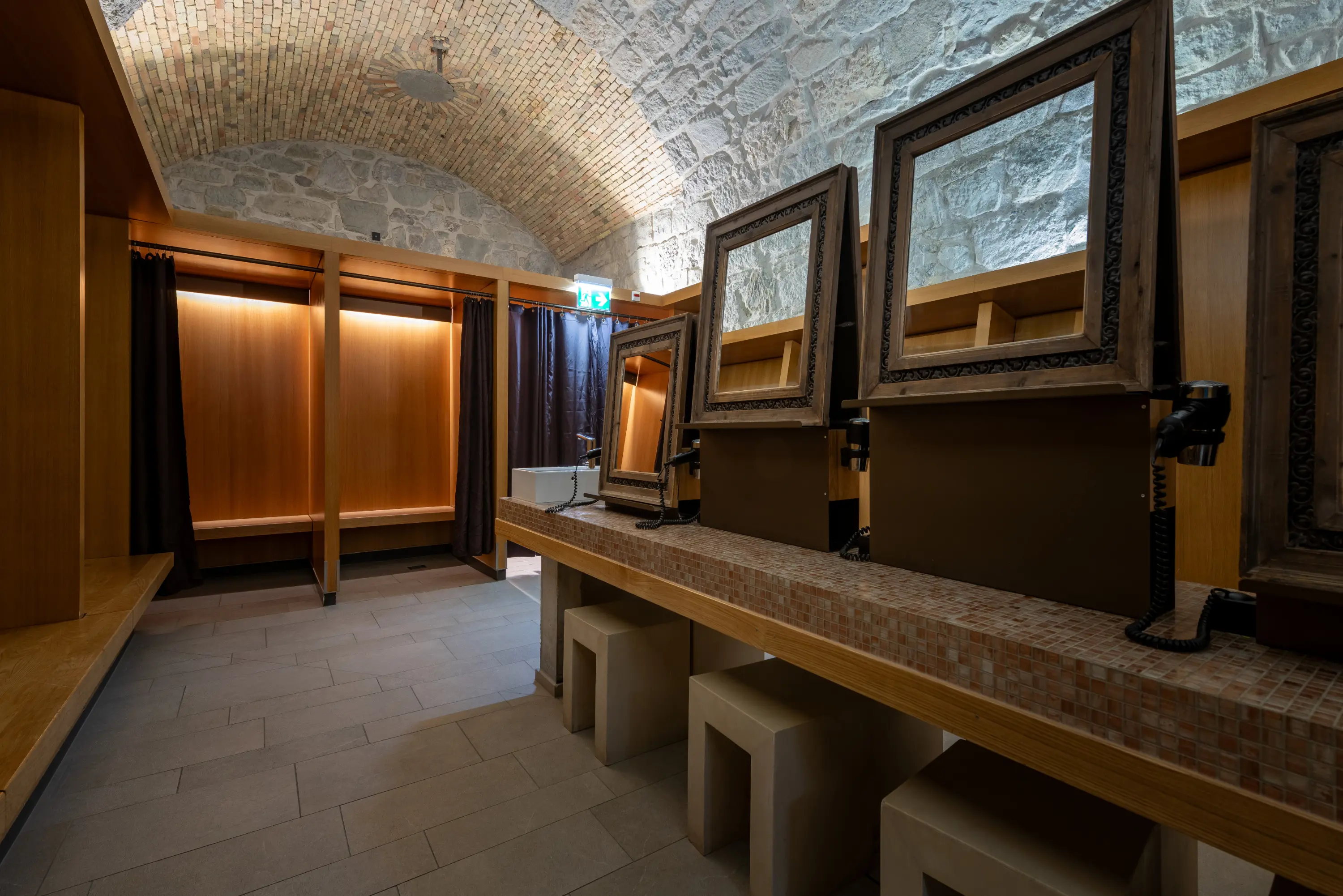 Garderobe Thermalbad Damen