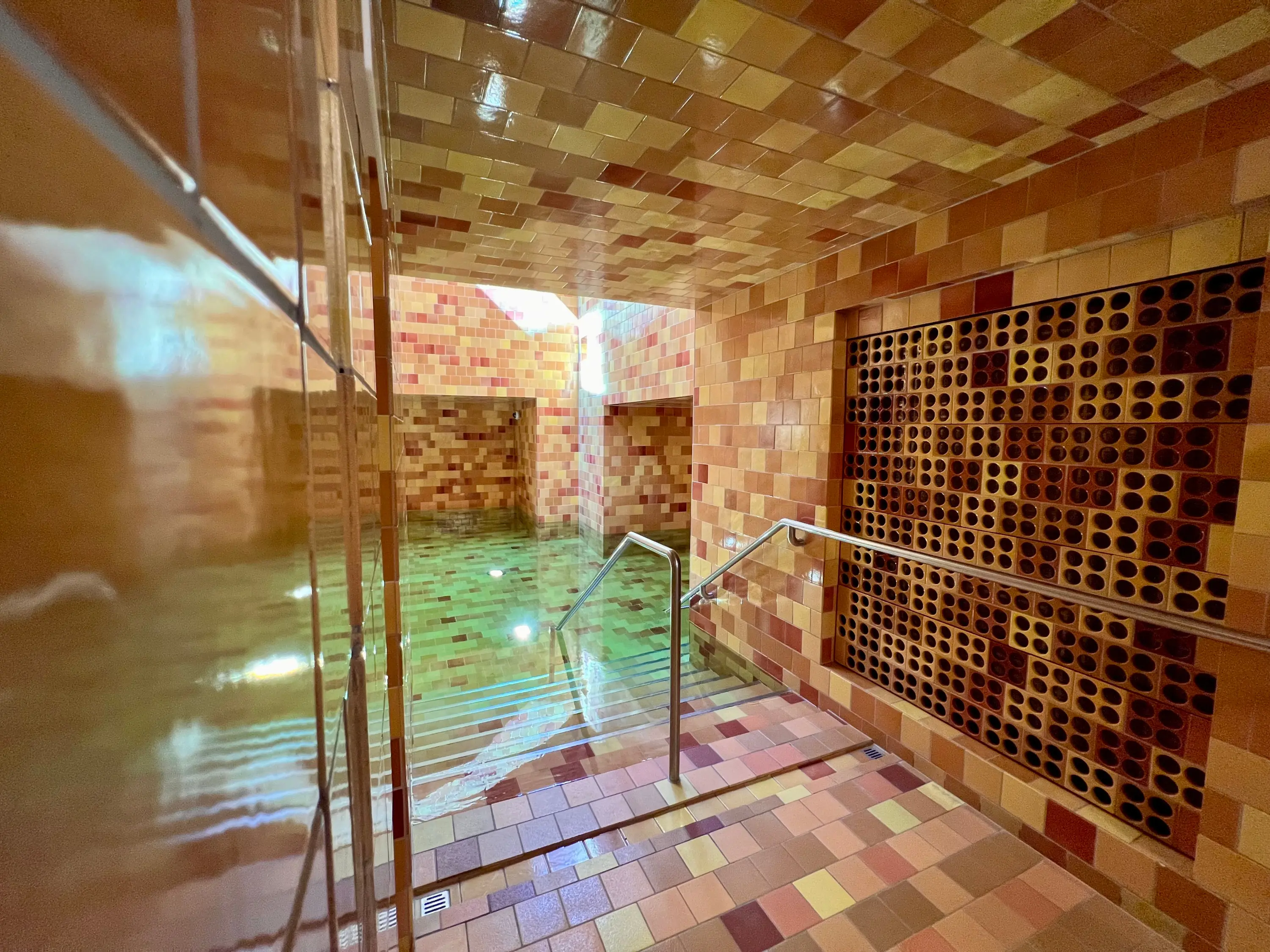 Einstieg ins Alpenbad