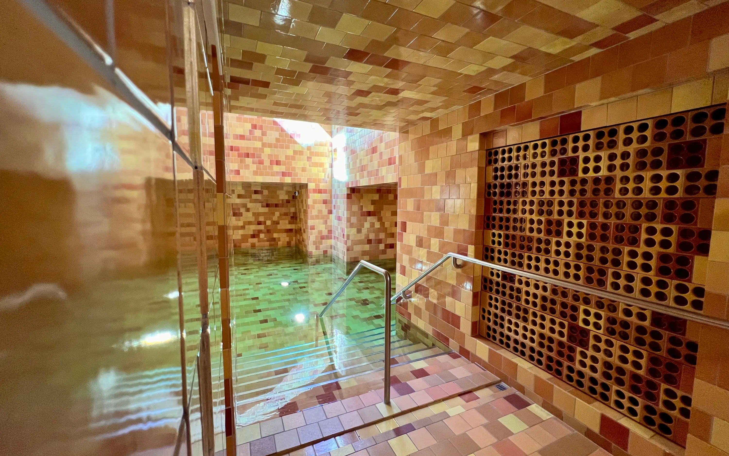 Einstieg ins Alpenbad