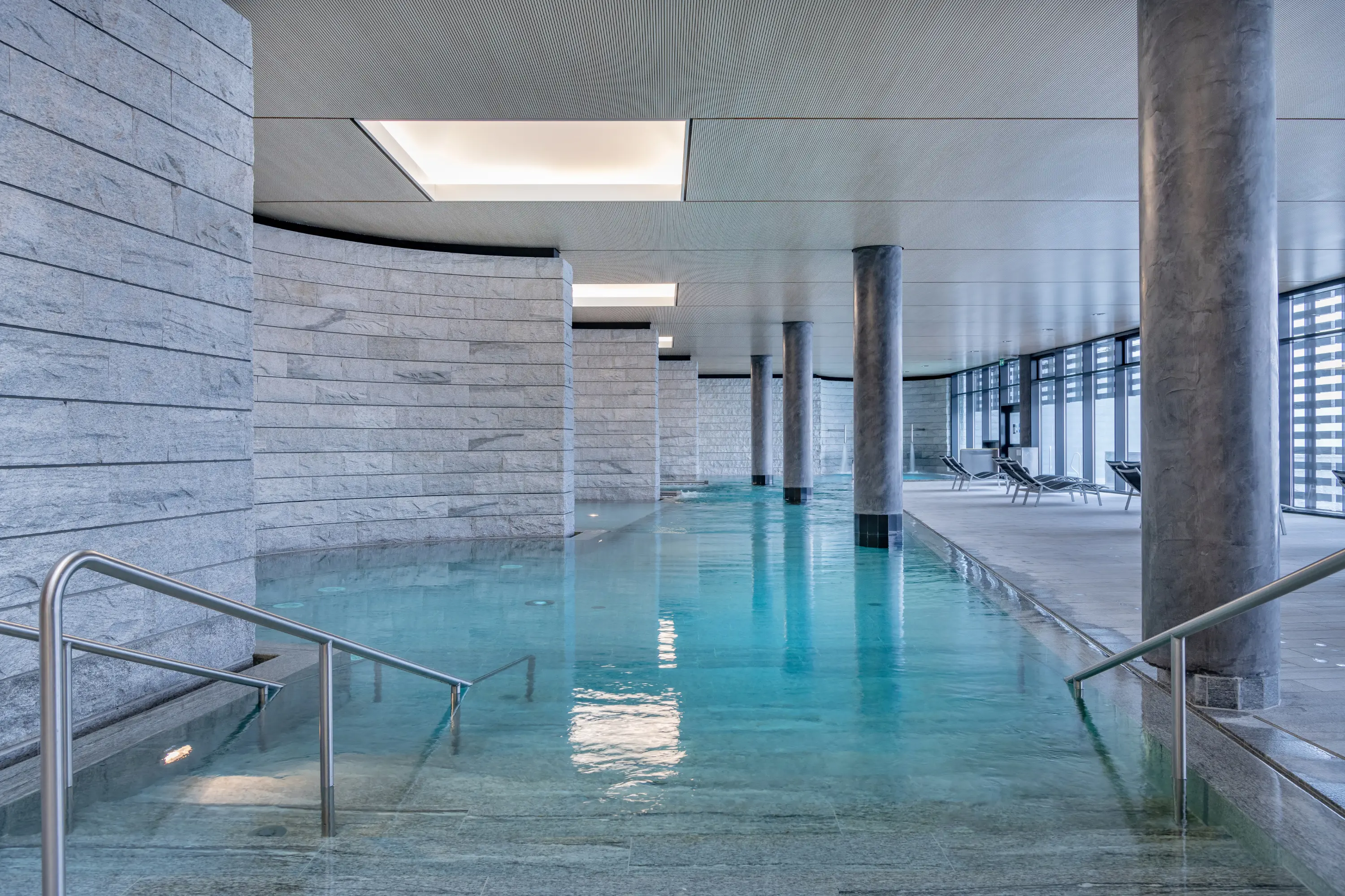 Grosse Badehalle im Mineralbad & Spa Rigi Kaltbad