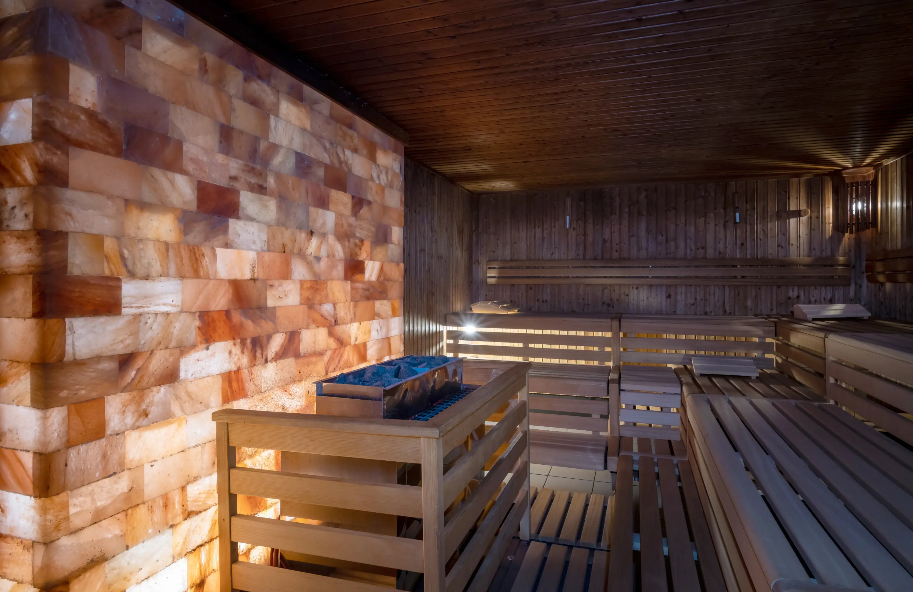 Finnische-Sauna: 80 bis 85 °C