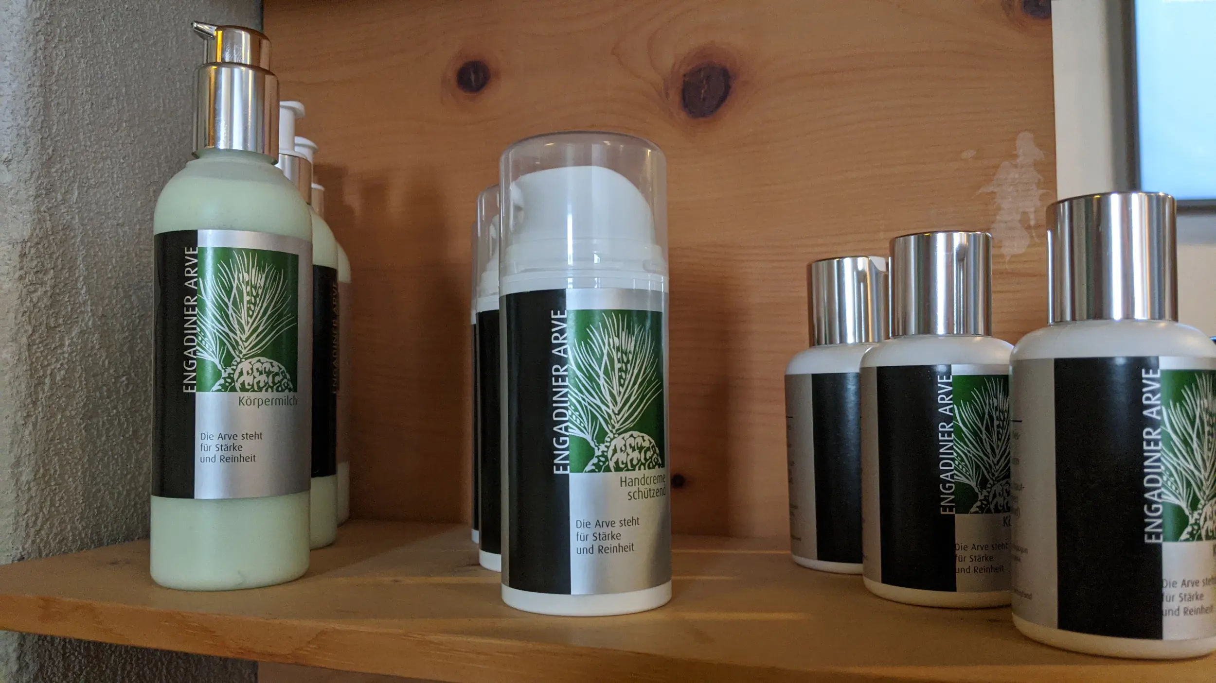 Engadiner Arvenöl – Der duftende Alleskönner