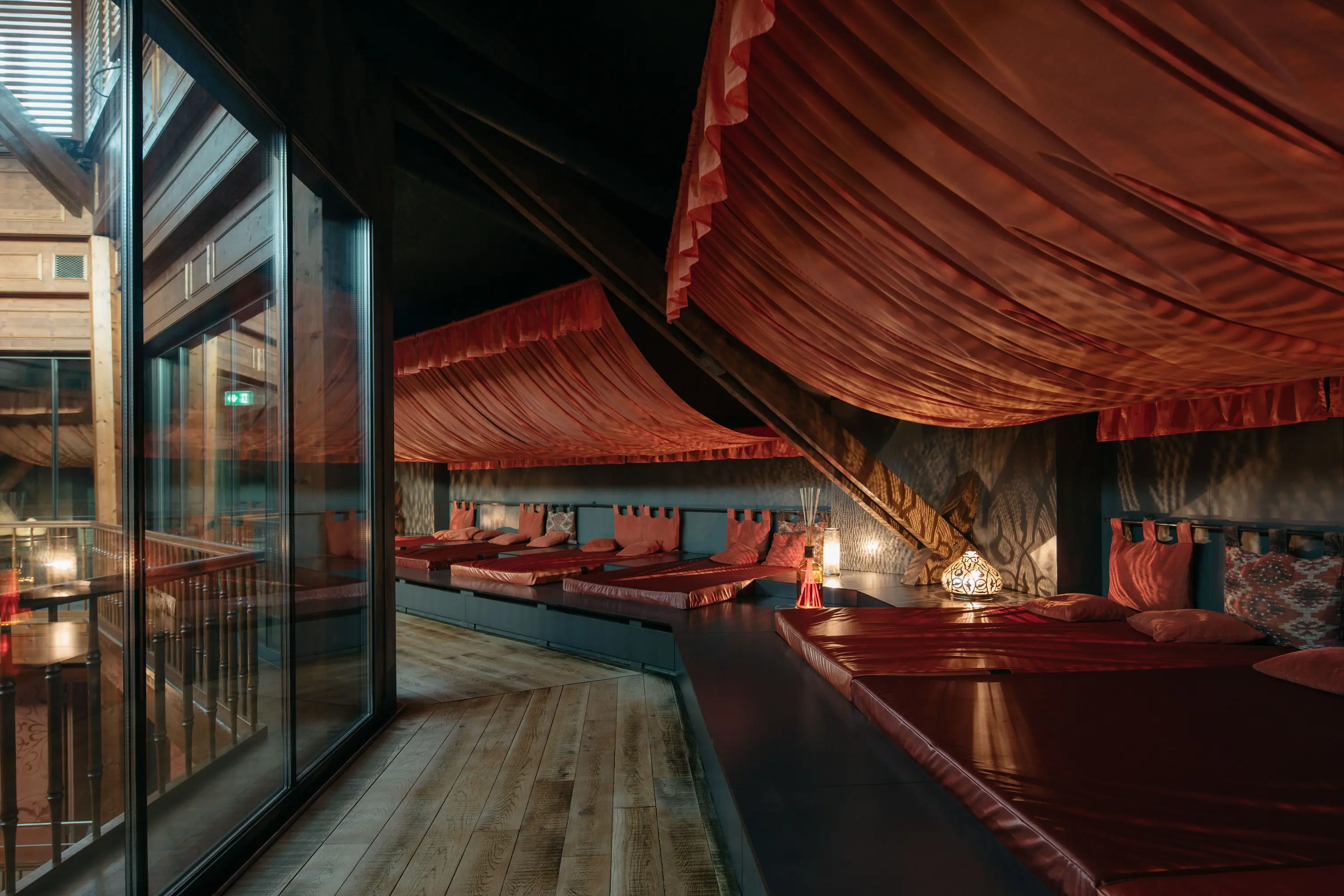 Camekan Ruheraum – entspanne auf weichen Liegepodesten und geniesse absolute Stille.