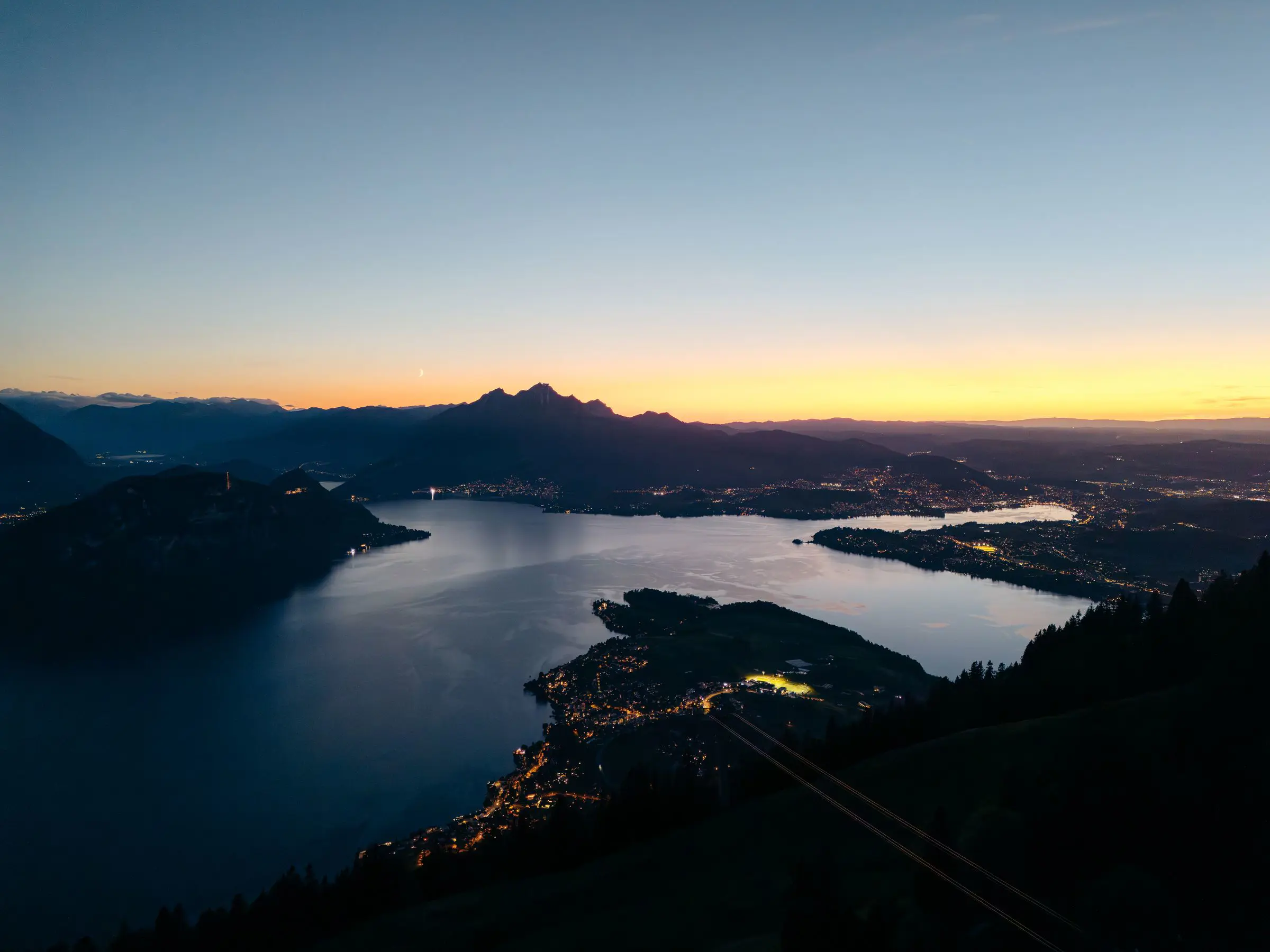 Abendstimmung über dem Vierwaldstättersee, gesehen vom Mineralbad Rigi Kaltbad