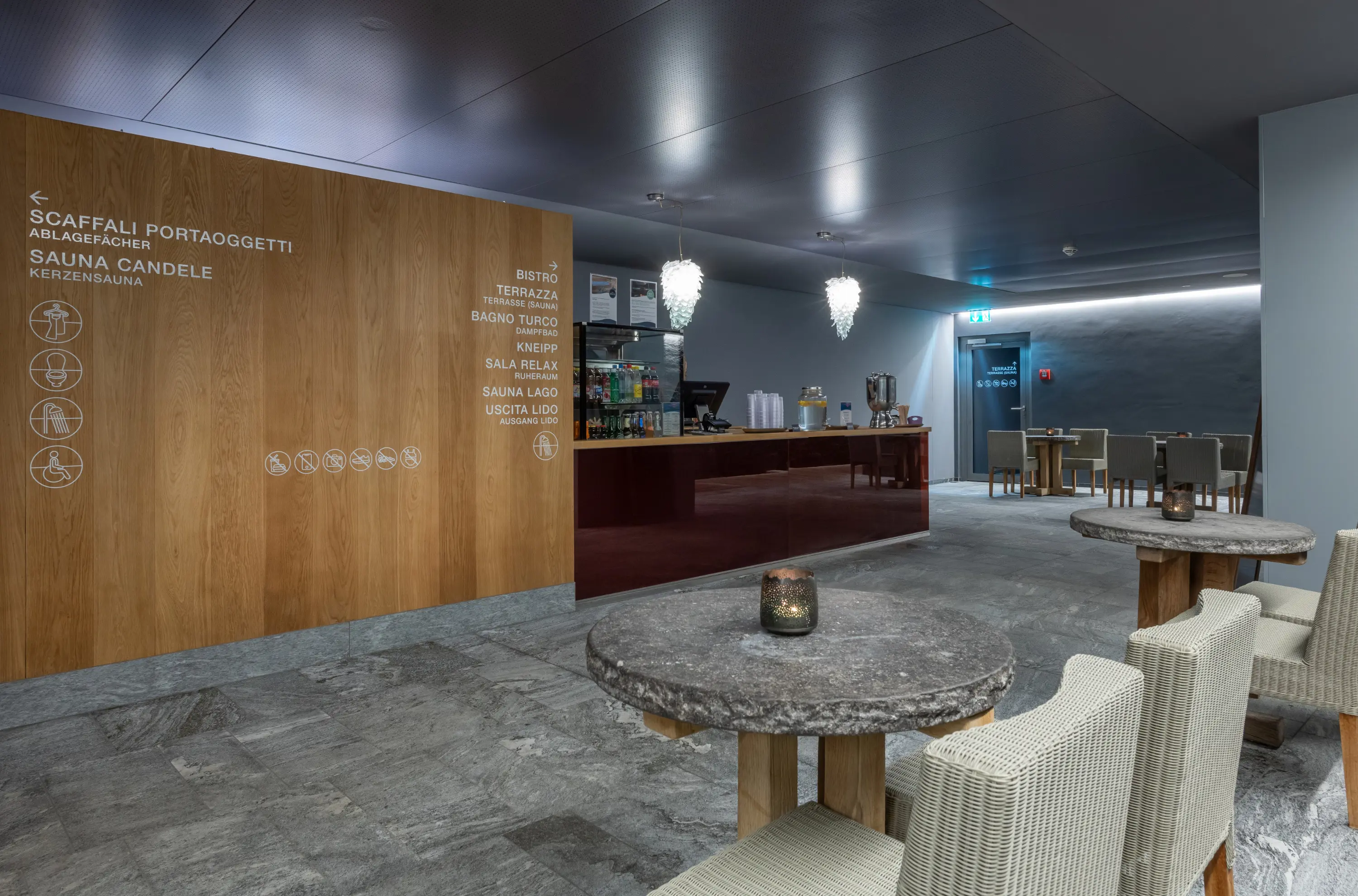 Kleines Bistro in der Saunawelt