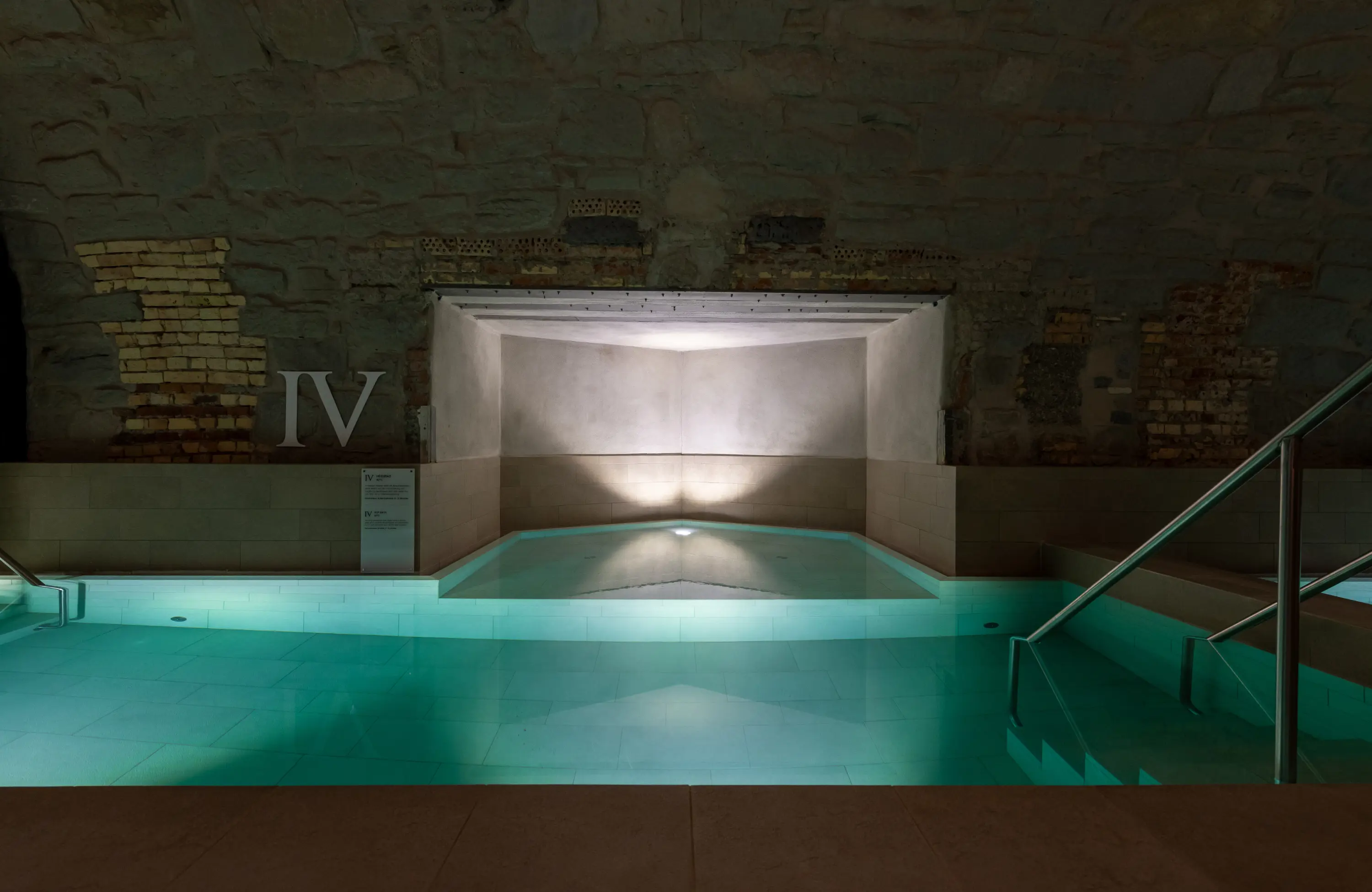 Heisses Wasser bei 40 °C fördert die Entgiftung und entspannt deine Muskulatur spürbar.