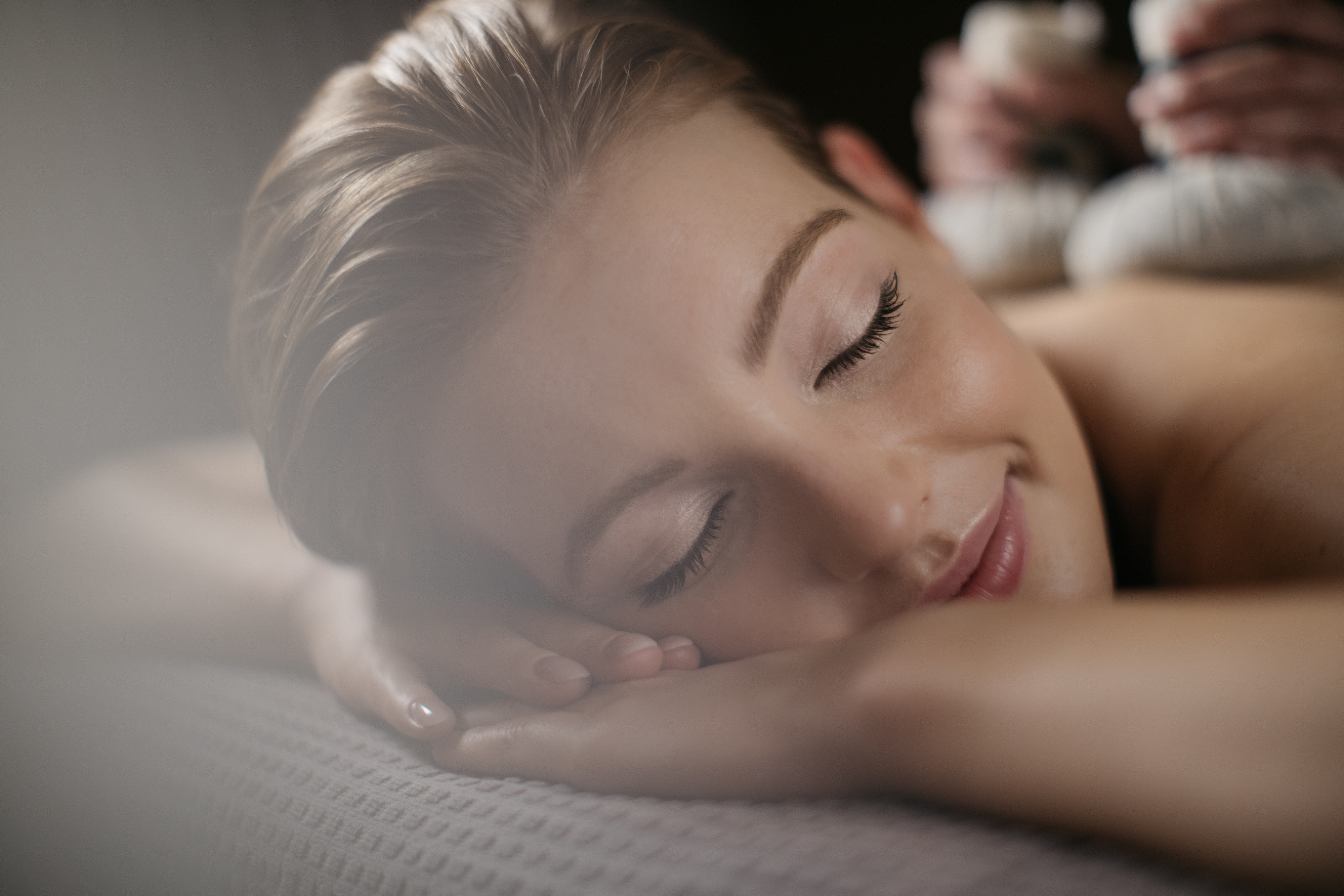 Reservation Milch-Kräuterstempel-Massage 25 Minuten 